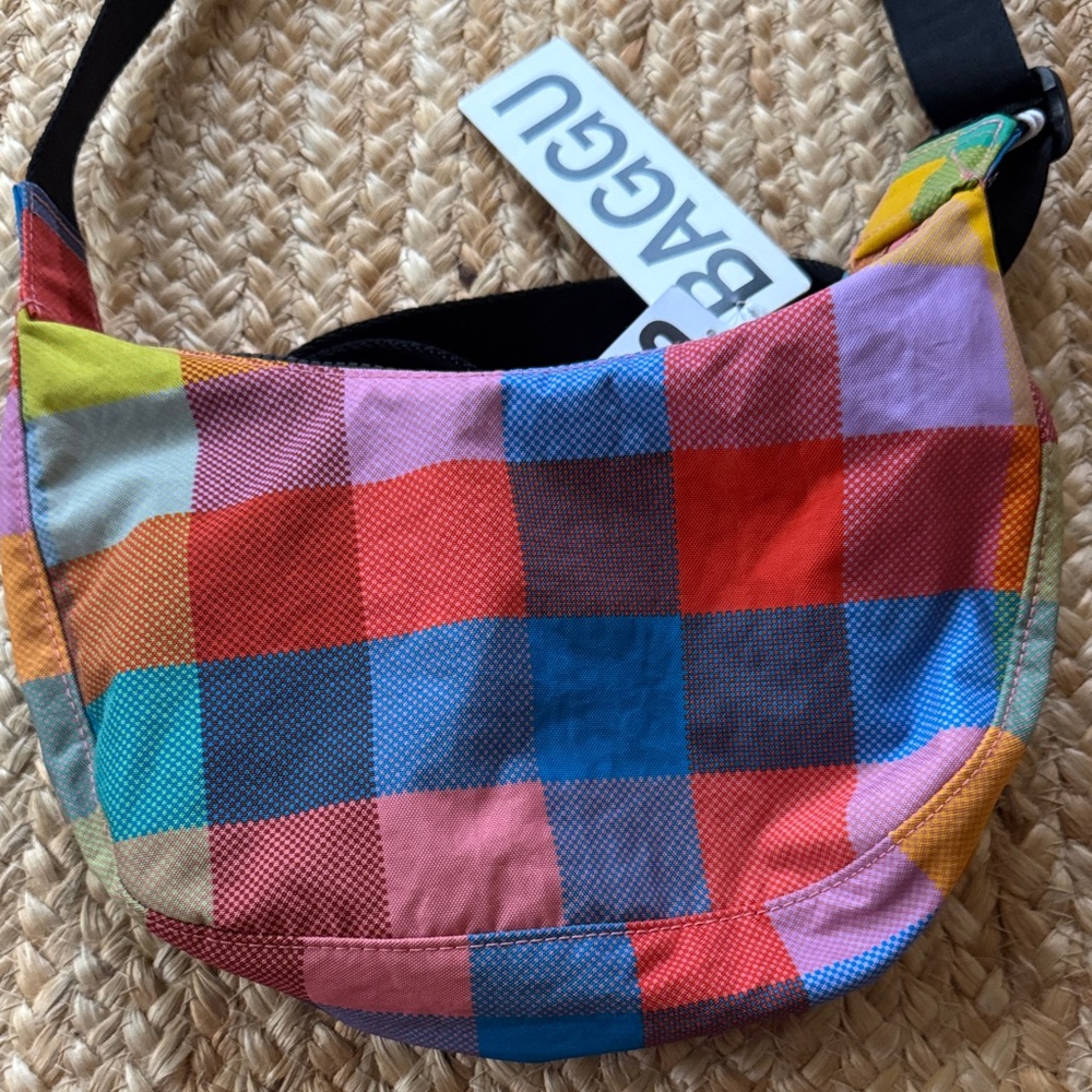 BAGGU Madras Multicolor Check small Crescent Bag with Black Strap (UO exclusive) - Picture 3 of 6